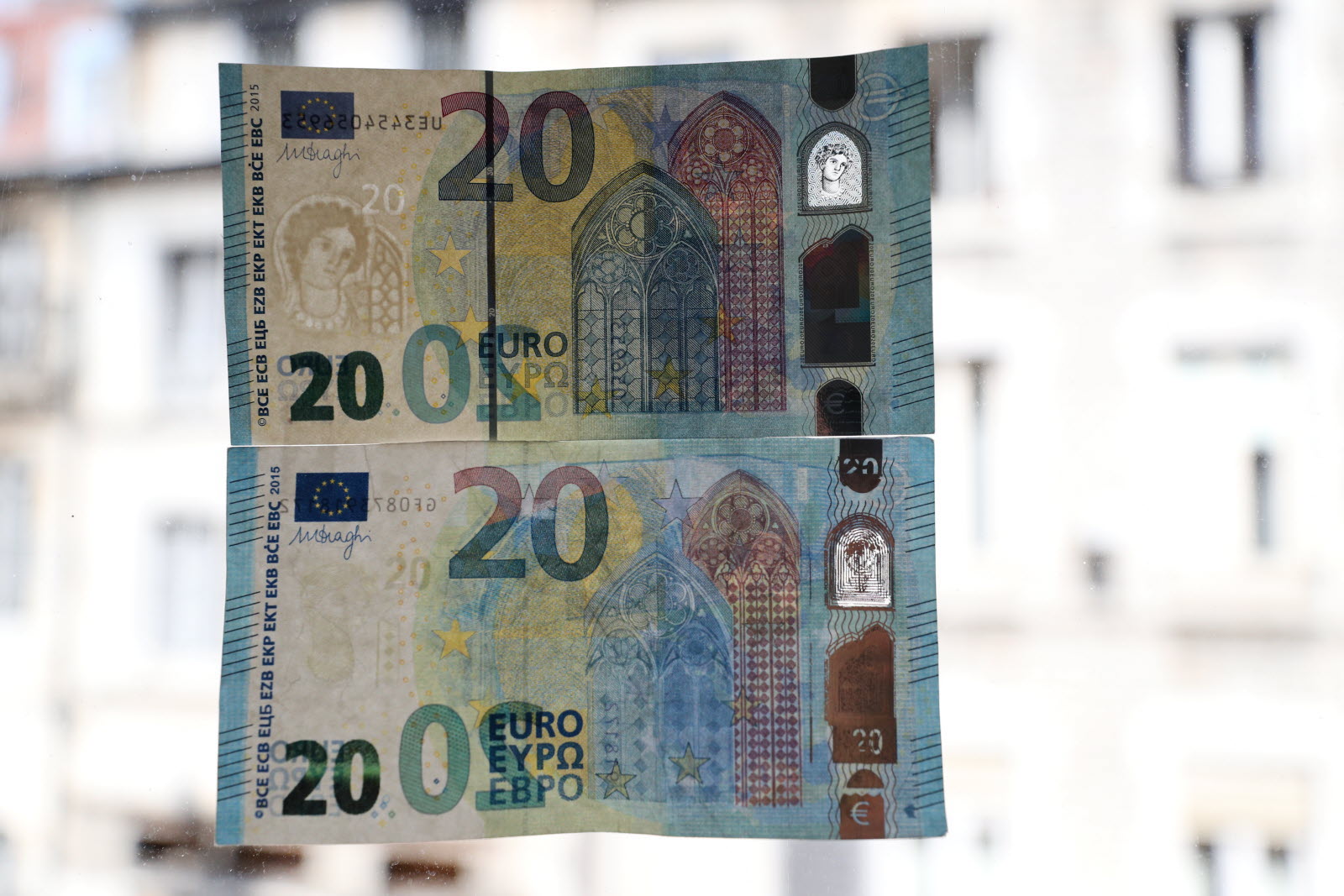 KAUFEN SIE GEFÄLSCHTE BANKNOTEN